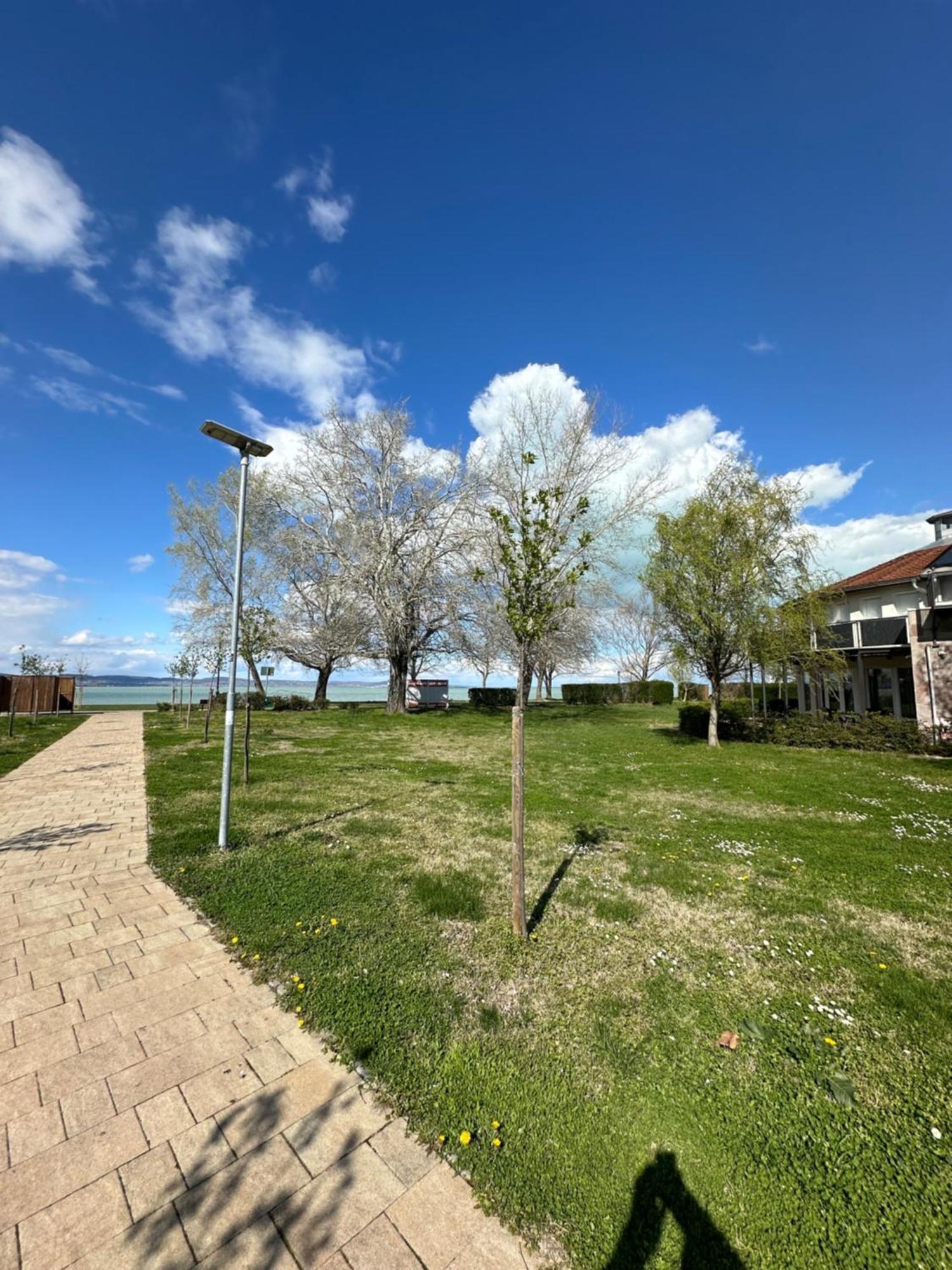 Waterfront Apartmanok Zamárdi Exteriör bild