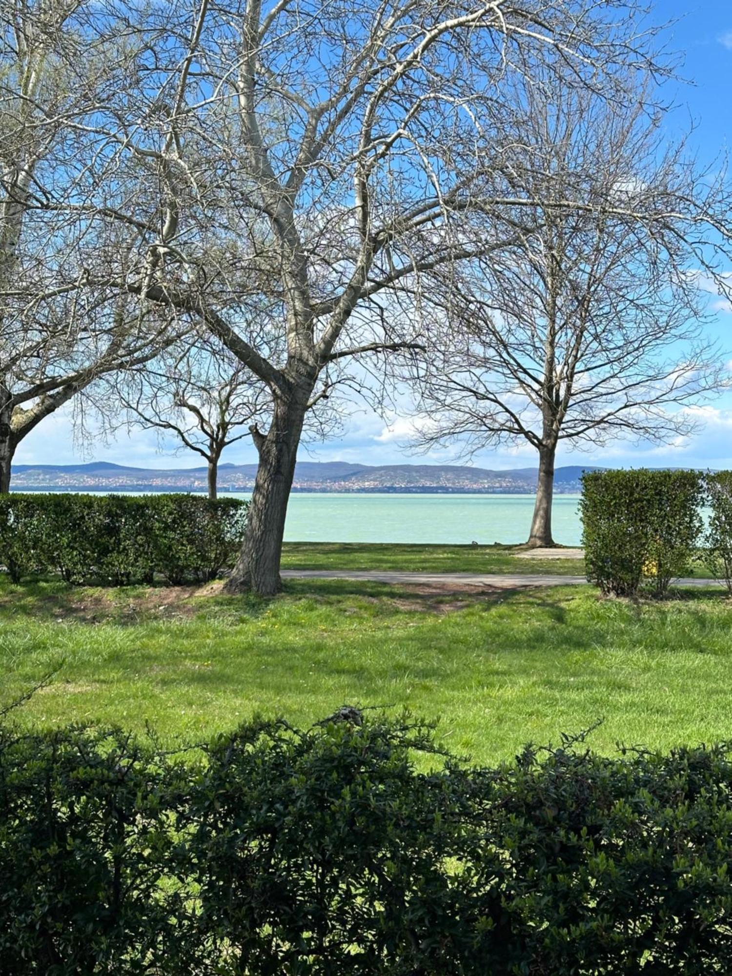 Waterfront Apartmanok Zamárdi Exteriör bild